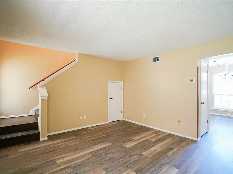 6702 Everhart Rd E #102 — Photo 2