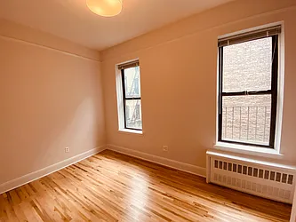 Rented by Metropolis Real Estate of Manhattan