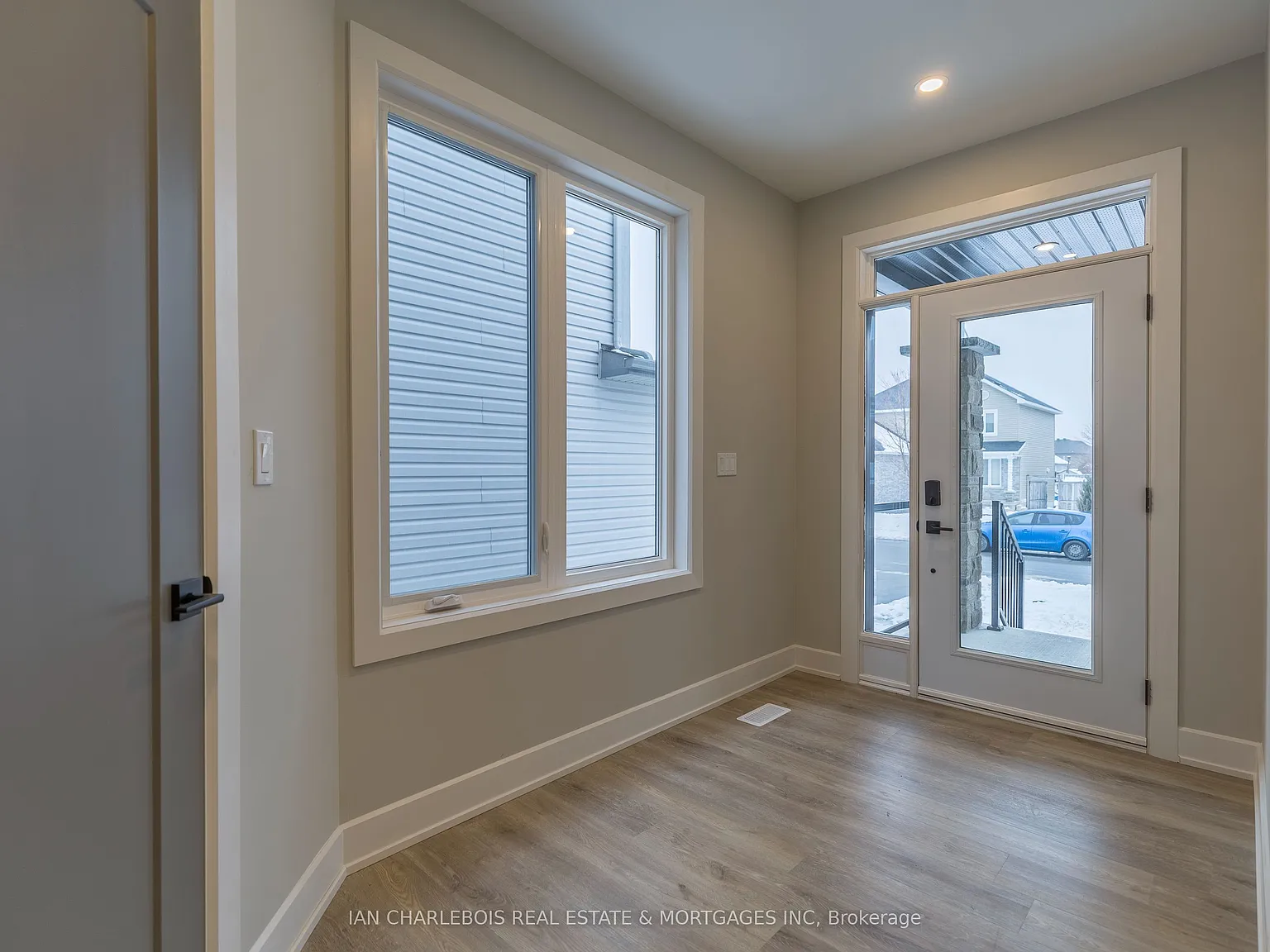 3 bed, $2,495 — Photo 4