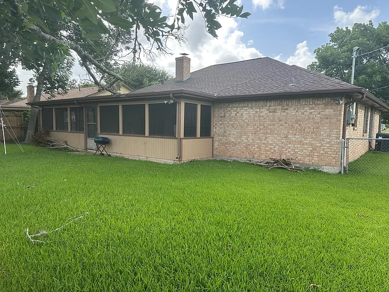 119 Basswood St — Photo 13
