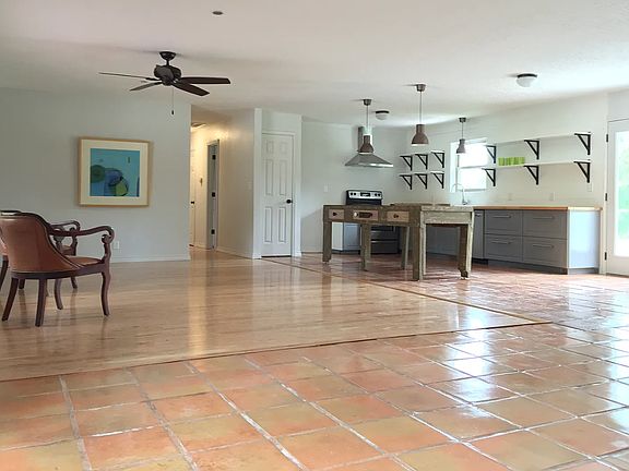 5th image of 1249 Stratton Rd