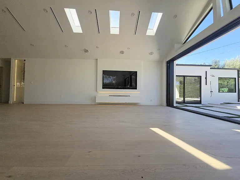 4501 Canoga Dr — Photo 17