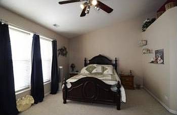 4th image of 3234 Bromley Ln