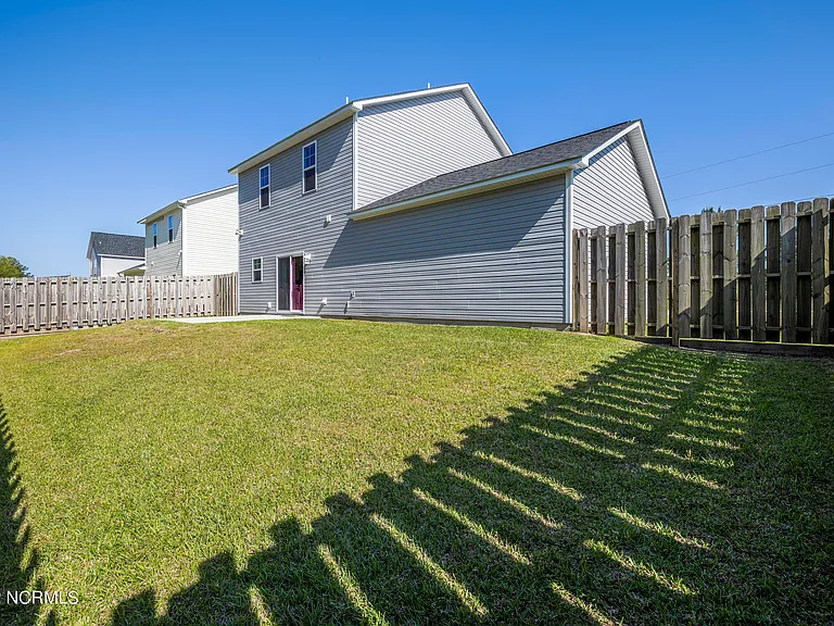 314 Holbrook Ln — Photo 22