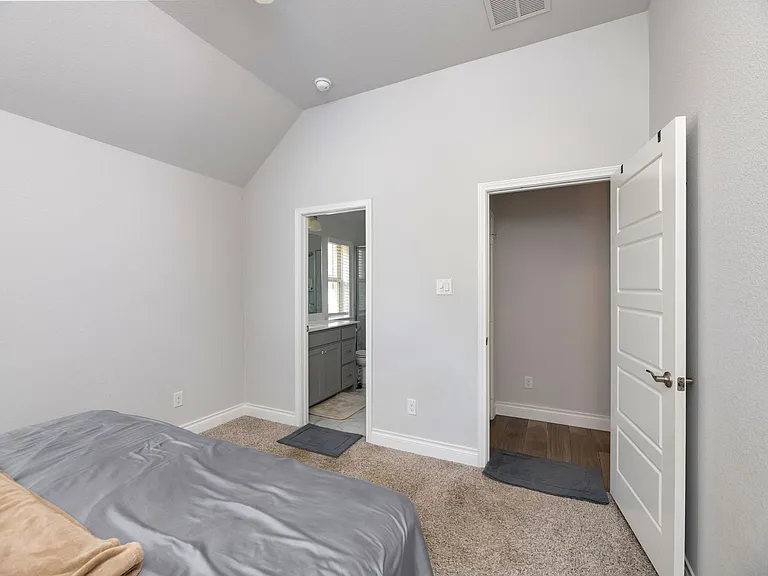 2421 Stella Ln — Photo 9