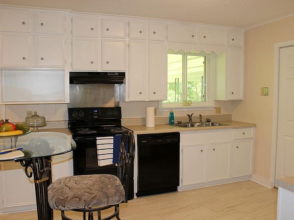 3rd image of 436 Northwood Dr