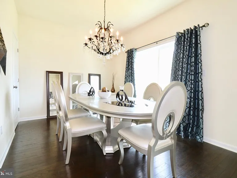 145 Time Cir — Photo 13