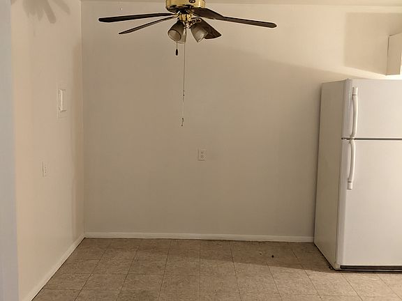 3rd image of 2050 Lilac Ln