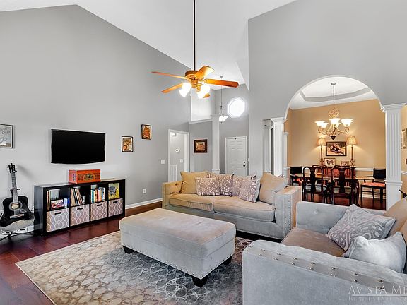 3rd image of 208 Chandler Blvd