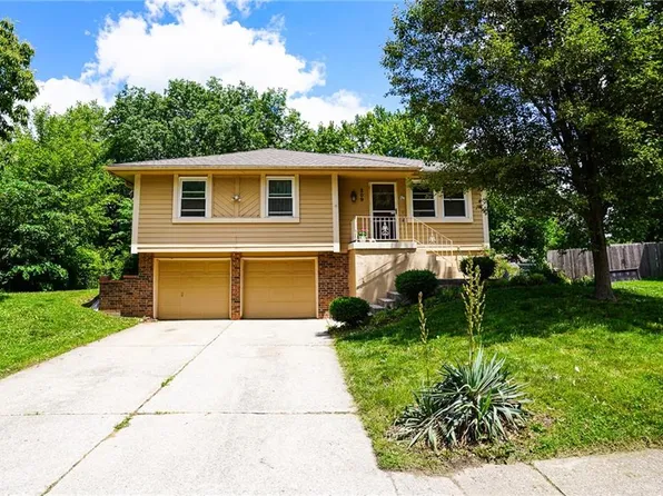 309 SE Jackson St, Lees Summit, MO 64063
