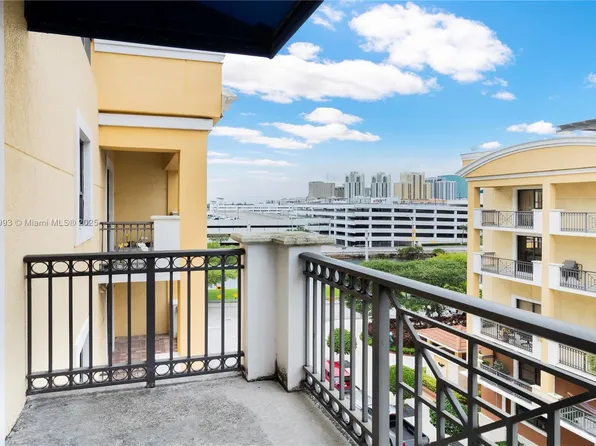 8390 SW 72nd Ave APT 517, Miami, FL 33143