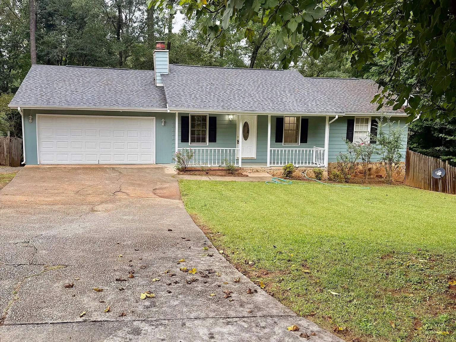 3 bed, 2.0 bath, 1501 sqft, $1,800 — Photo 2