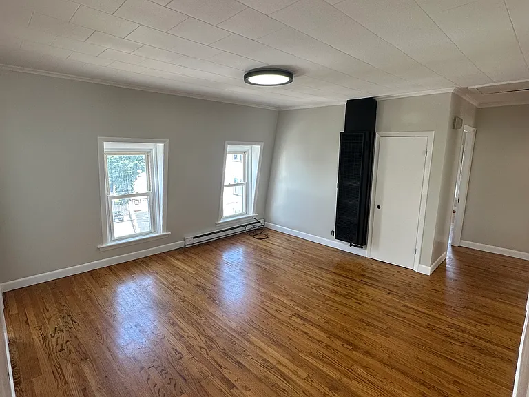 3 Forest St #3 — Photo 4