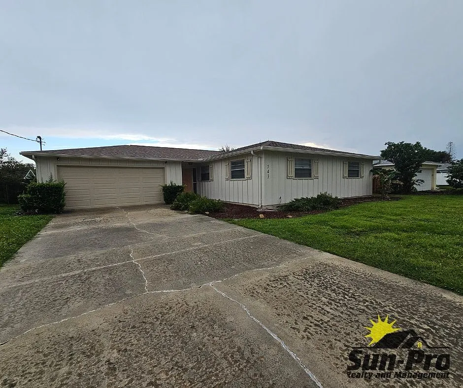 3 bed, 2.0 bath, 1541 sqft, $2,295 — Photo 1