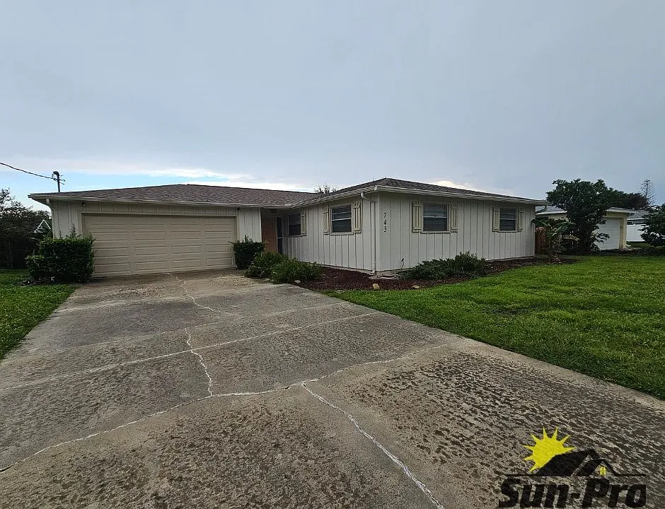 743 Knollview Blvd