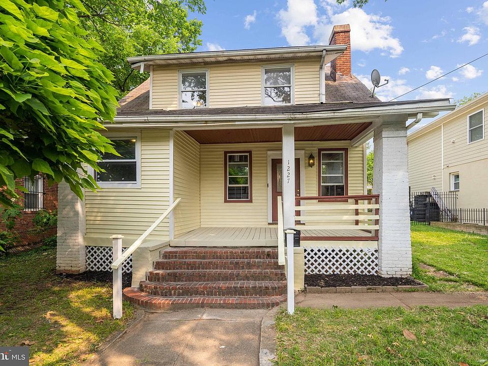 1st image of 1227 Michigan Ave NE #853