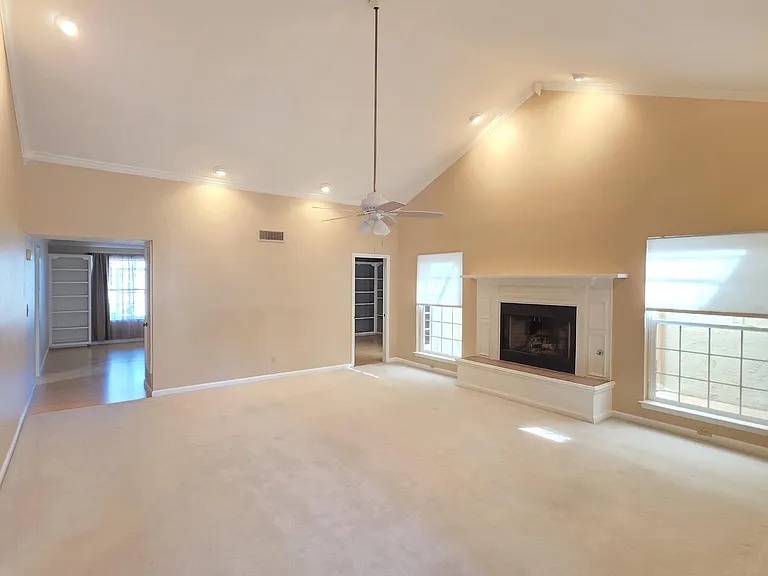 230 Casas Bella Ln — Photo 5