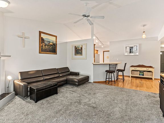 3rd image of 6734 Sutton Cir