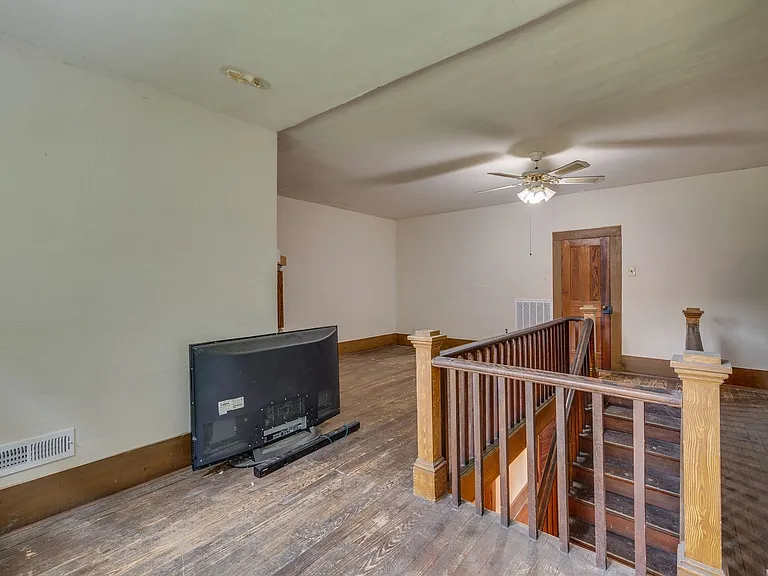 206 Old Stage Coach Rd — Photo 32