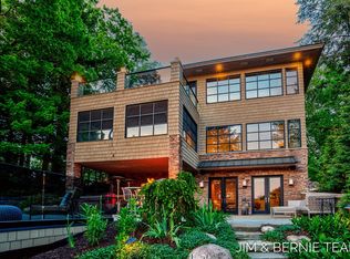 3494 Riverside Dr, Saugatuck, MI 49453