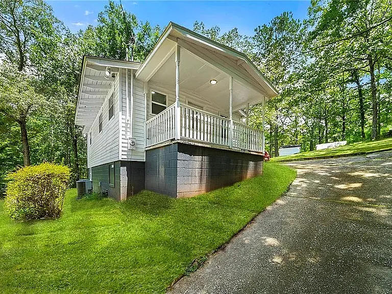 2400 Radford Rd — Photo 1