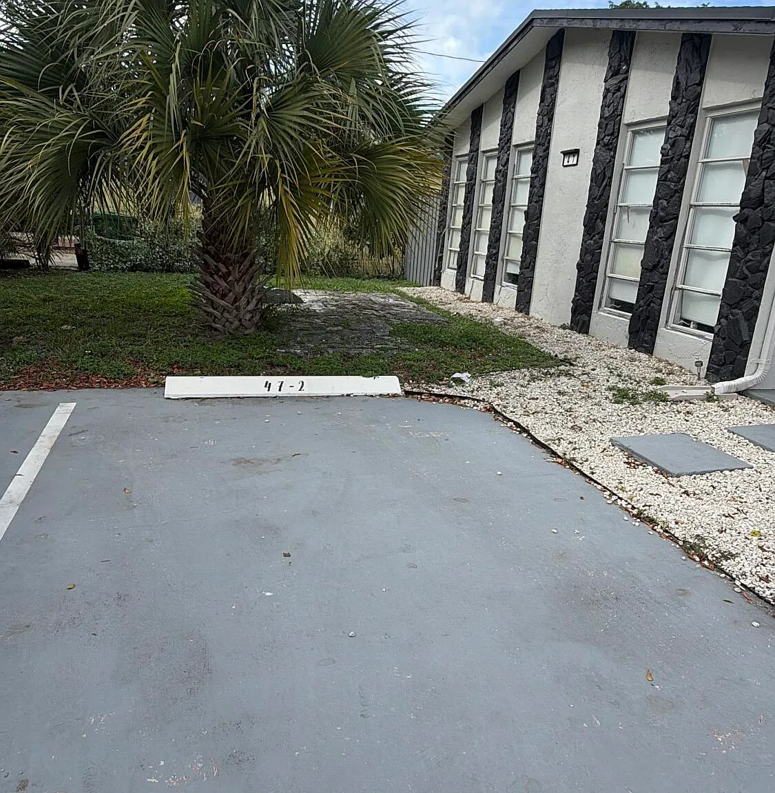 1 bed, 1.0 bath, 2834 sqft, $1,550 — Photo 4