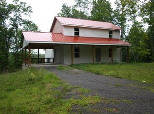 302 Red Bud Ln, Hilham, TN 38568