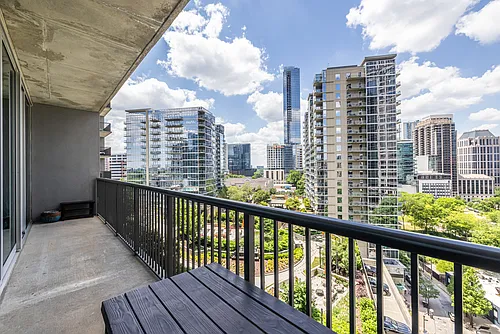 1080 Peachtree St NE Photo 1