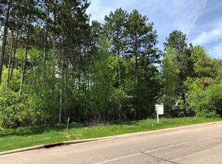 575 Hillside Dr. Pine Rdg, Prescott, WI 54201