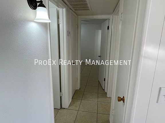 5th image of 1412 W Bentley St Unit B