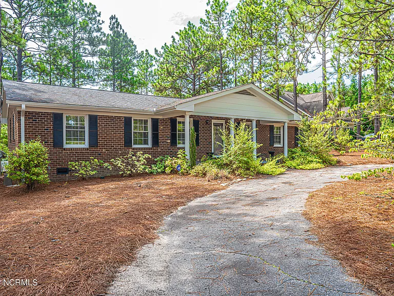635 Pee Dee Rd — Photo 1