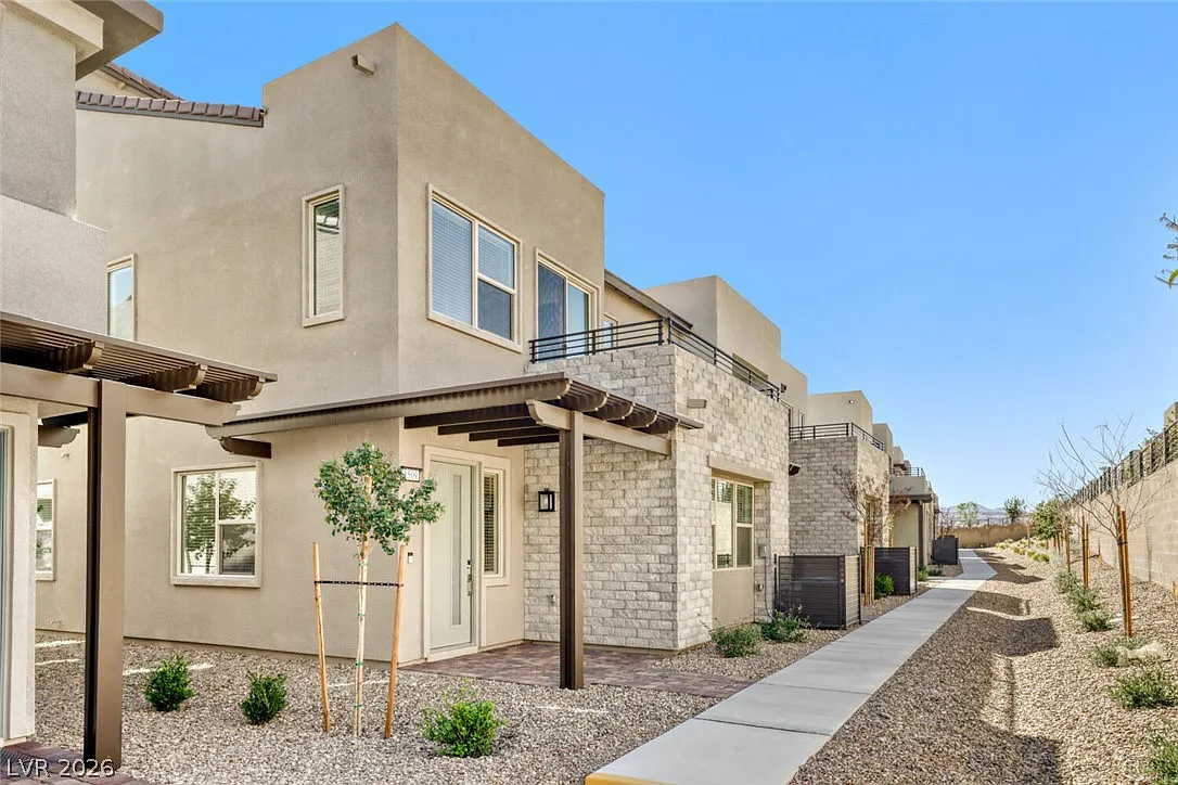 4 bed, 3.0 bath, 2170 sqft, $2,900 — Photo 3
