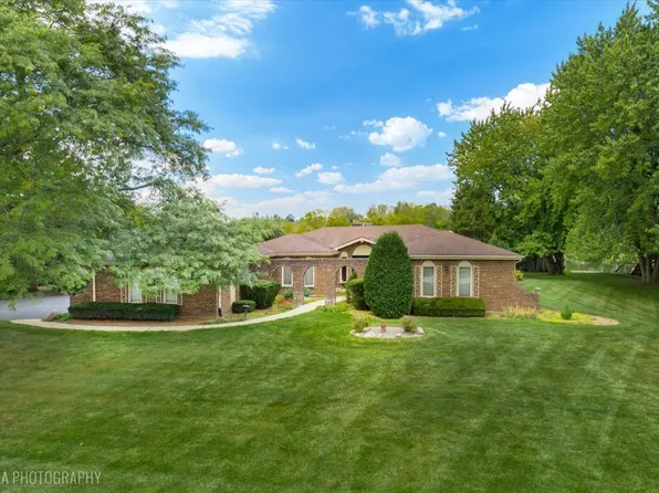 59 Watergate Dr, South Barrington, IL 60010