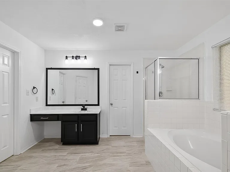 15807 Sonoma Park Dr — Photo 22