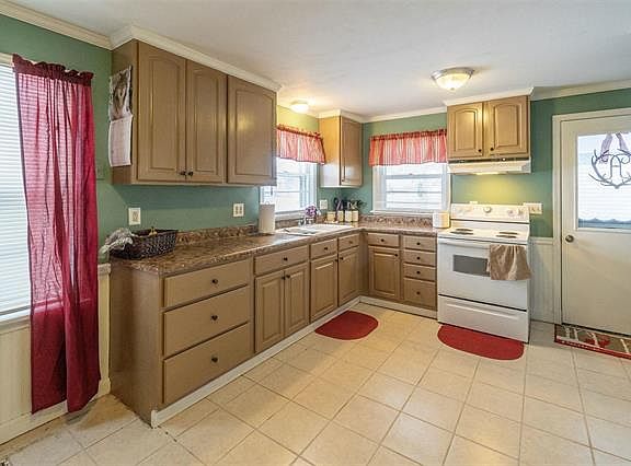 4th image of 809 Miller St