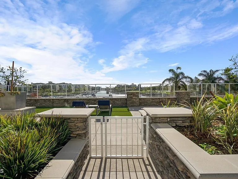 Tradewinds Dr — Photo 3