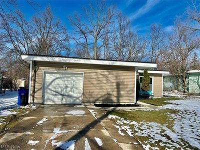 18079 Blandford Rd, Cleveland, OH, 44121