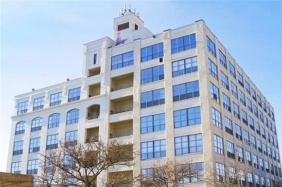 2nd image of 5850 Centre Ave #5850-406