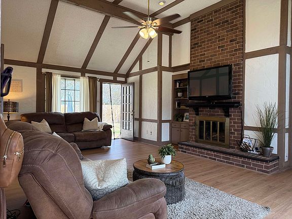 5th image of 3204 Ruskin Rd