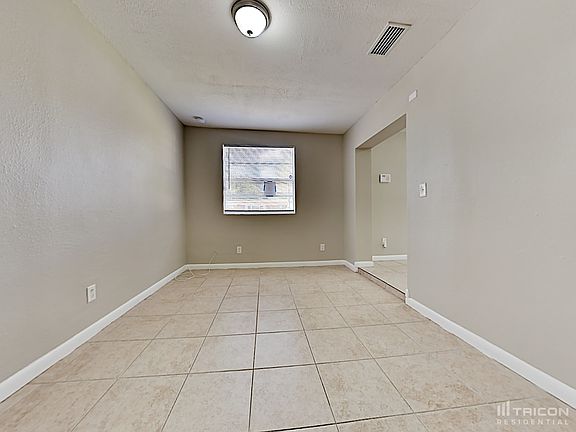 5th image of 510 Holly Ln