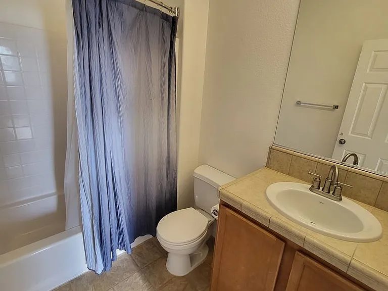 141 Catlin St — Photo 10