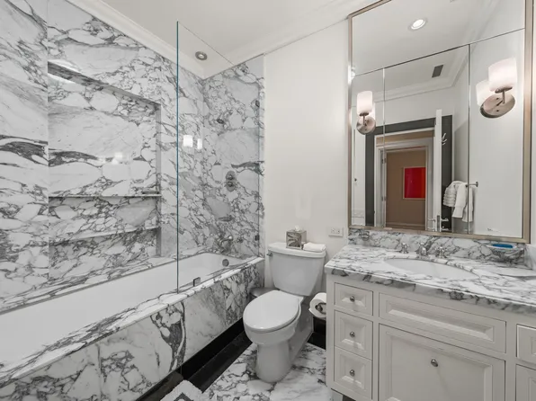 32 East 64th Street image 15 of 16