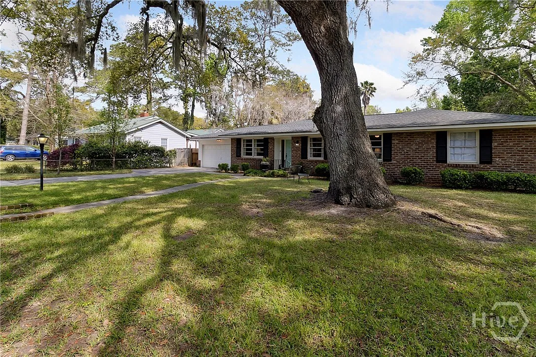 3 bed, 2.0 bath, 1531 sqft, $2,900 — Photo 2