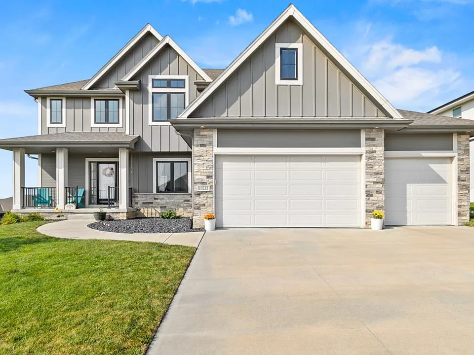 10232 Cove Hollow Dr