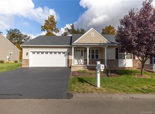 16 Woodridge Dr #16, Windsor Locks, CT 06096