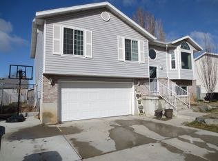 661 N 1260 W, Clinton, UT 84015