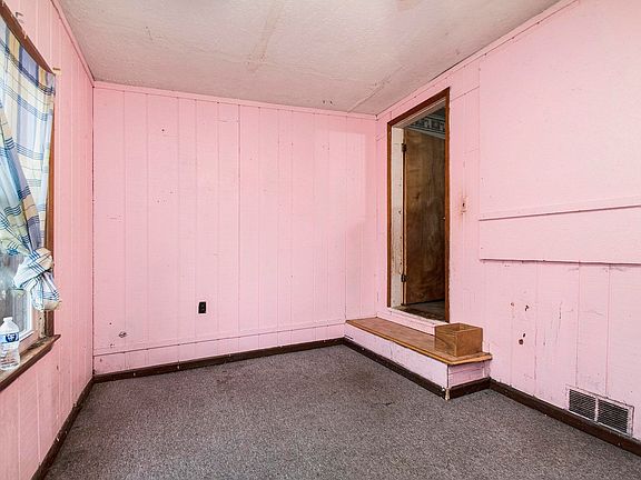 3rd image of 5041 E Grant St