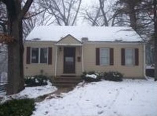 1011 Idlewild Dr, Dixon, IL 61021