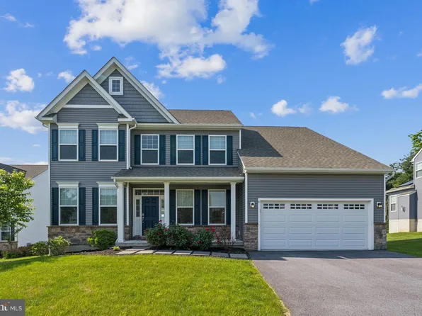 8 Wakefield Dr, Coatesville, PA 19320