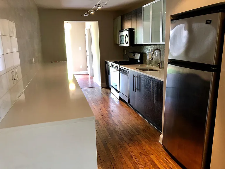 3310 Mount Vernon Ave #6 — Photo 2